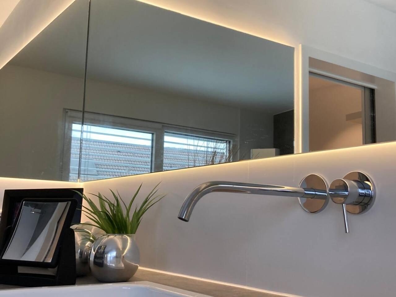 Neues Penthouse-Loft Mit Konuskarte Fuer Gratis Oepnv Apartment Ehrenkirchen Ngoại thất bức ảnh